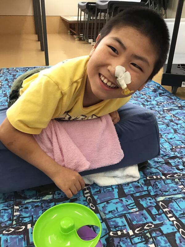 ボールで遊ぶの楽しいなあ♪