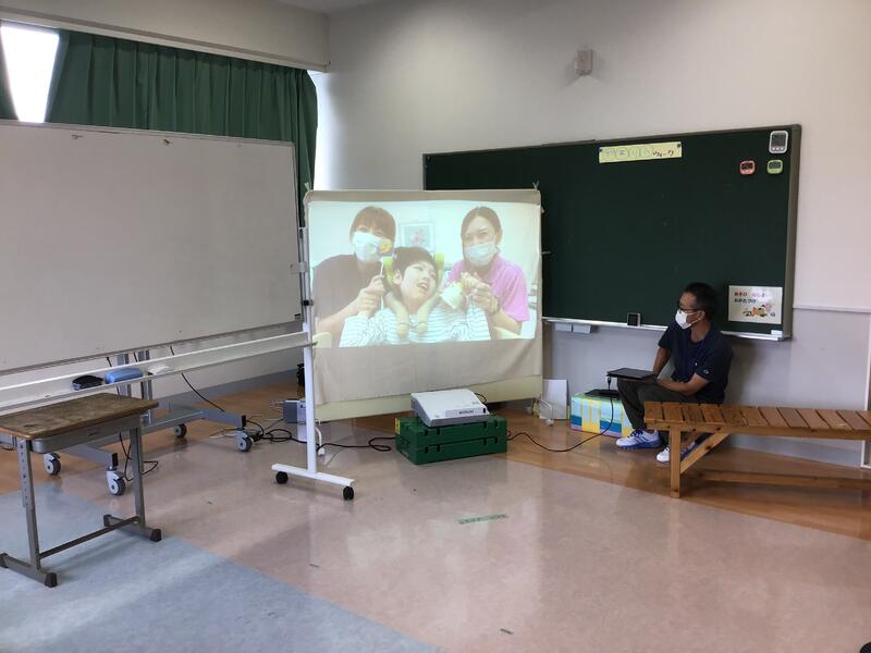 あすなろ教室の友達は動画で学習の様子を発表しました。