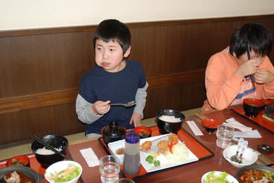 みんなで外食。おいしい～。