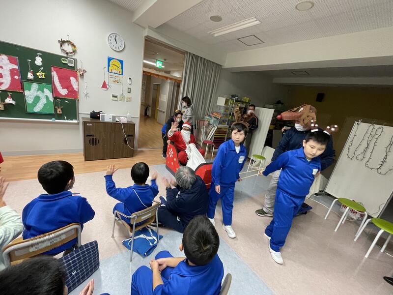 トナカイさんがサンタさんを連れてきてくれました