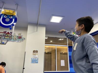 ボールプールの上には鬼の的が！