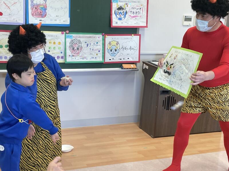 おには～そと～！！心の鬼に上手に豆を投げました。