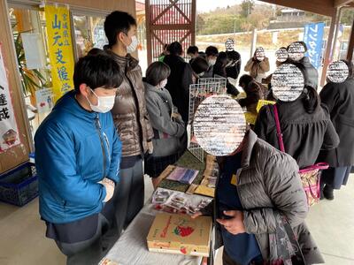 夢いちごの郷での販売の様子