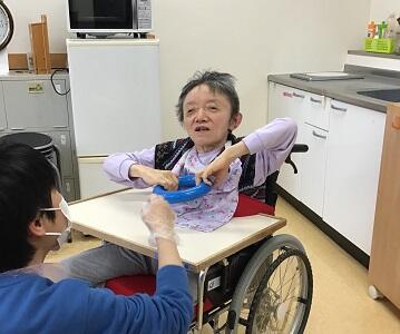 リングを持って